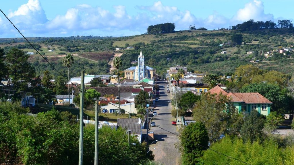 Cidade no interior de Minas Gerais impressiona com qualidade de vida e educação