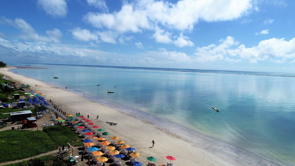 O paraíso das águas cristalinas do Nordeste conhecido como “Caribe Brasileiro” encanta viajantes do mundo inteiro