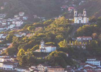 Essa cidade no interior mineiro é um museu aberto em meio às montanhas