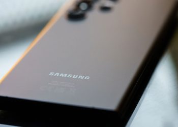 Smartphone com câmera de outro nível por menos de R$ 2.000 em 2025