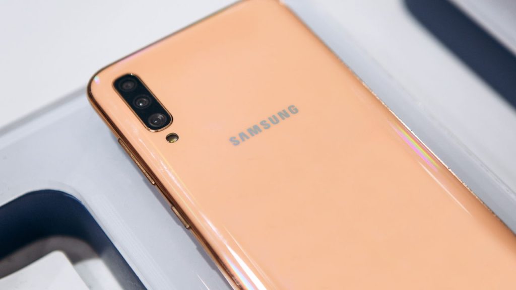 Seu celular da Samsung está travando? Saiba como resolver