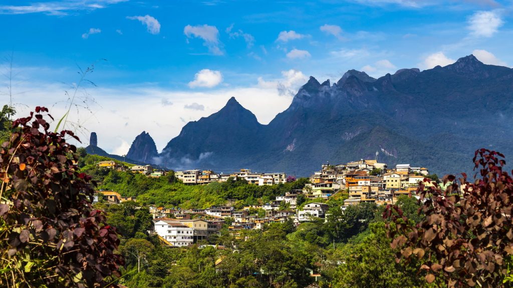 Entre montanhas e cachoeiras, essa cidade no interior do Rio de Janeiro virou refúgio de quem busca paz, beleza e qualidade de vida