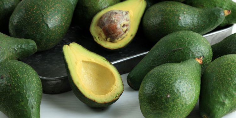 Essa fruta melhora o coração, a digestão e ainda cresce no seu quintal