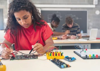 Senai oferece 586 vagas em cursos técnicos gratuitos