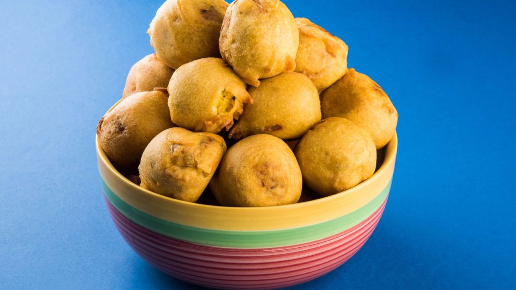 Tem um truque para colher batata até em apartamento