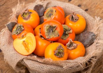 O fruto rico em fibras e vitamina C que pode ser cultivado no quintal