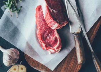 O método mais inteligente e barato para amaciar carne em casa