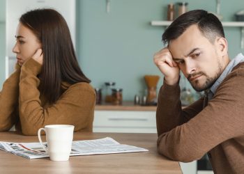 O erro silencioso que destrói relacionamentos estáveis sem que o casal perceba