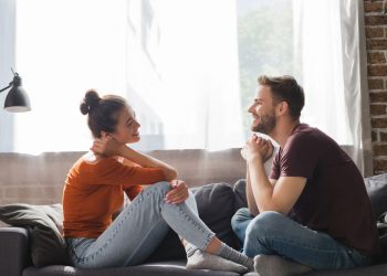 Oito sinais de que seu parceiro te ama de verdade, segundo a psicologia