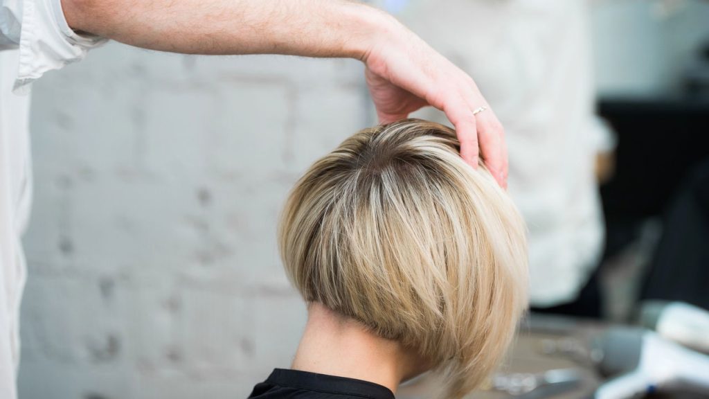Cortes de cabelo mais elegantes para mulheres acima dos 60