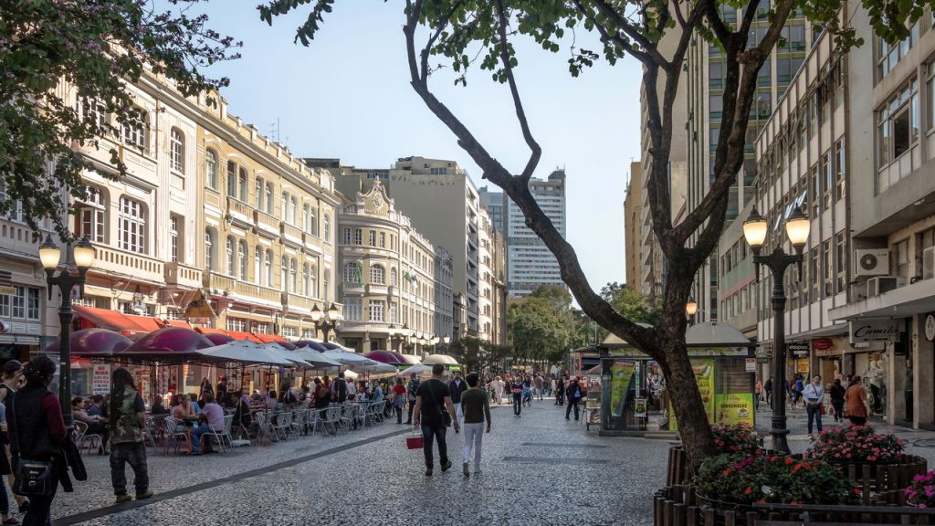 Todo brasileiro já sonhou em viver nessa cidade pela sua qualidade de vida e clima maravilhoso