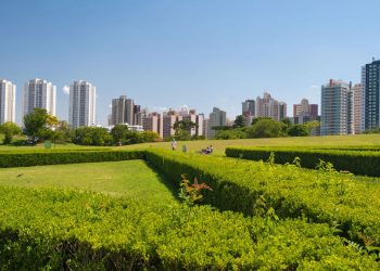 A cidade brasileira onde o transporte funciona e a arquitetura encanta