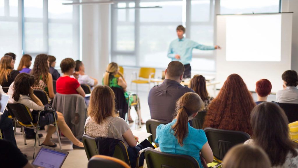 Caraguatatuba abre cursos gratuitos com foco em emprego e qualificação