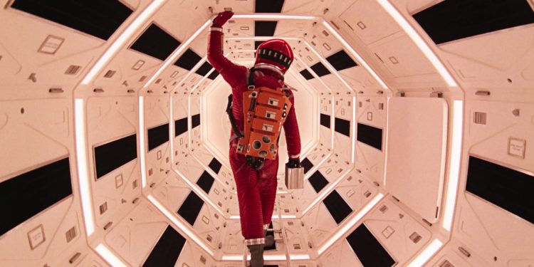 Cena do filme 2001: Uma Odisseia no Espaço (2001: A Space Odyssey, 1968) – Fonte: Metro-Goldwyn-Mayer (MGM) / Stanley Kubrick Productions; Metro-Goldwyn-Mayer (MGM)