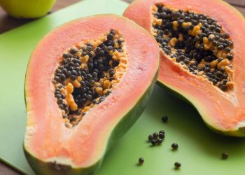 As frutas mais fáceis de plantar no quintal e que dão o ano todo