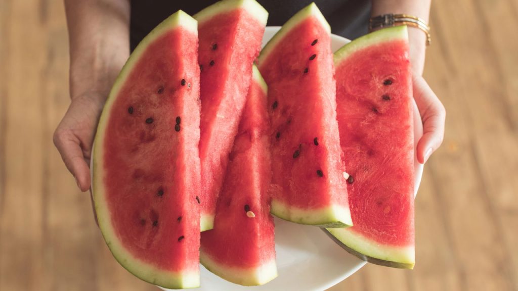 Uma dica simples está ajudando brasileiros a cultivar melancia em casa