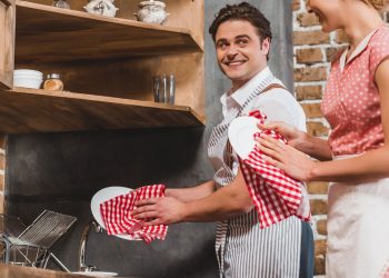 A dica mais poderosa para manter seus panos de cozinha limpos e sem cheiro