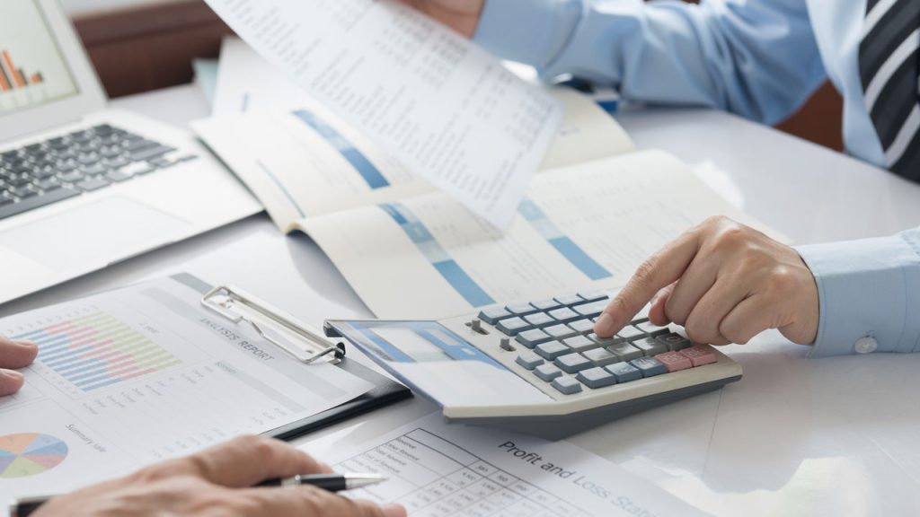 Saiba como evitar que seu salário acabe antes do mês