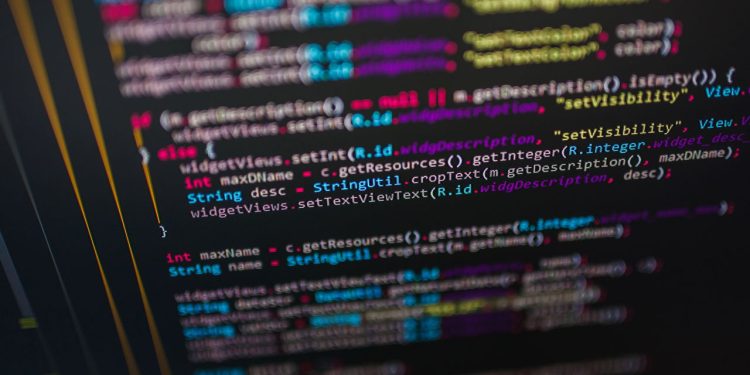 Curso gratuito de programação abre 60 vagas para jovens no Rio