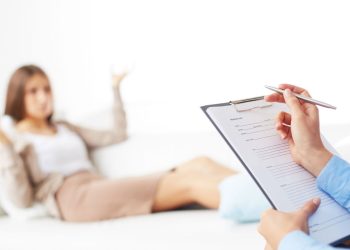 O comportamento mais comum que destrói relações silenciosamente
