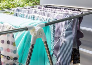 O método mais inteligente para evitar mofo nas roupas nos dias chuvosos
