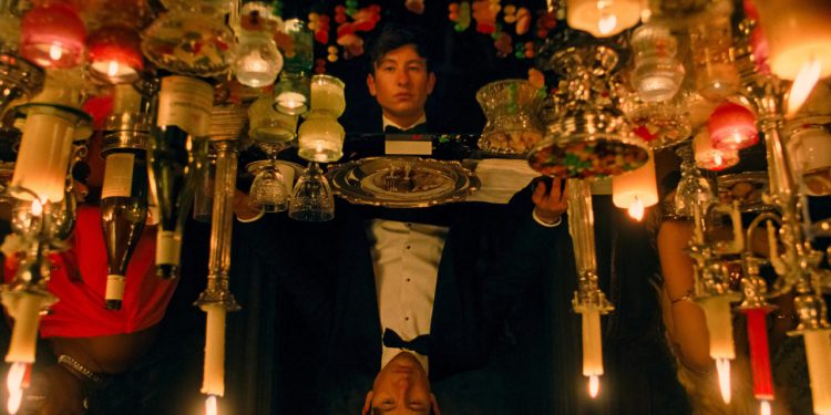 Cena do filme Saltburn (2023) – Fonte: Amazon MGM Studios (EUA) / Metro‑Goldwyn‑Mayer; LuckyChap Entertainment; Lie Still; MRC (produção)