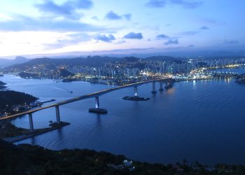 A capital mais ensolarada do Sudeste encanta com praias douradas e história viva