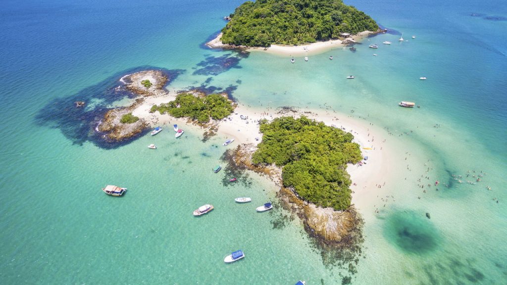 O paraíso do Rio com 365 ilhas e as praias mais cristalinas do Brasil