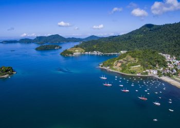Essa cidade do Rio de Janeiro encanta com ilhas paradisíacas, praias cristalinas e qualidade de vida junto ao mar