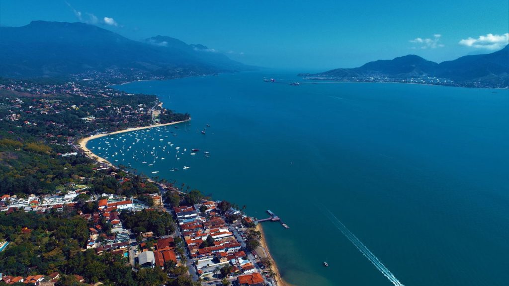 Paraíso do litoral paulista encanta visitantes com praias preservadas, aventura e qualidade de vida em meio à natureza