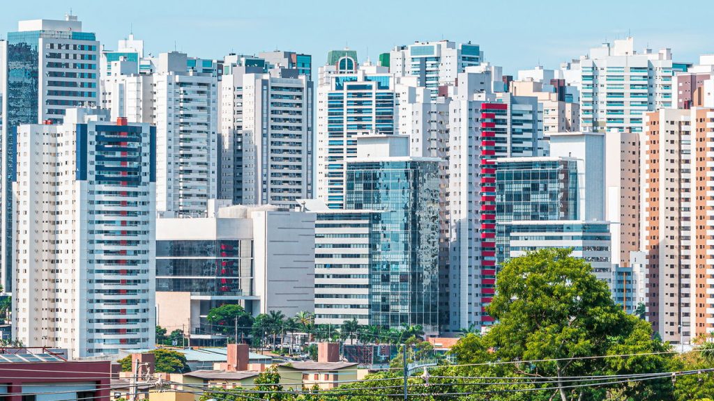 Pequena Londres paranaense tem 96,8% de ruas arborizadas e qualidade de vida que rivaliza com capitais brasileiras
