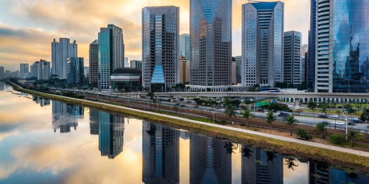 6 cidades brasileiras que conquistaram turistas do mundo todo