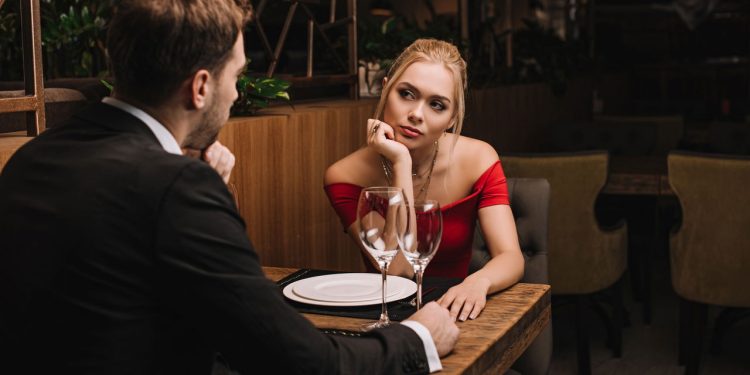 Os sinais de tédio amoroso e o que fazer para reacender o romance