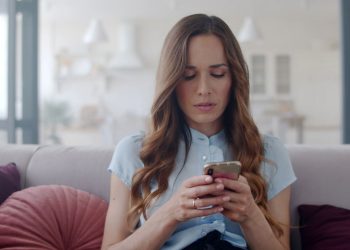 O comportamento silencioso que corrói casamentos, amizades e até relações no trabalho