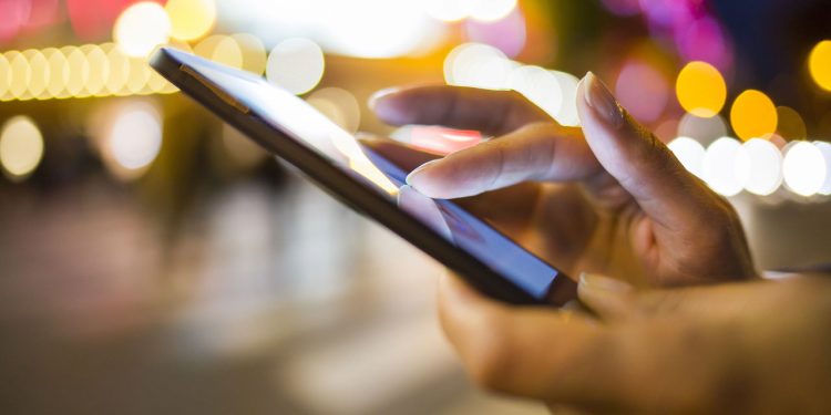 O componente mais discreto do celular que faz toda a diferença nas ligações
