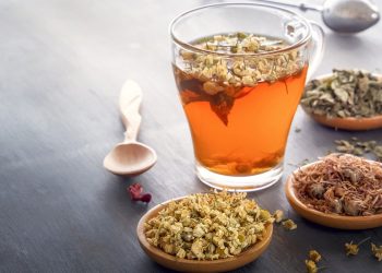 Ansiedade e estresse? Veja como chás calmantes podem ser seus aliados naturais