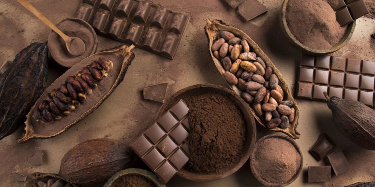 Comer chocolate pode turbinar a memória e aliviar o estresse