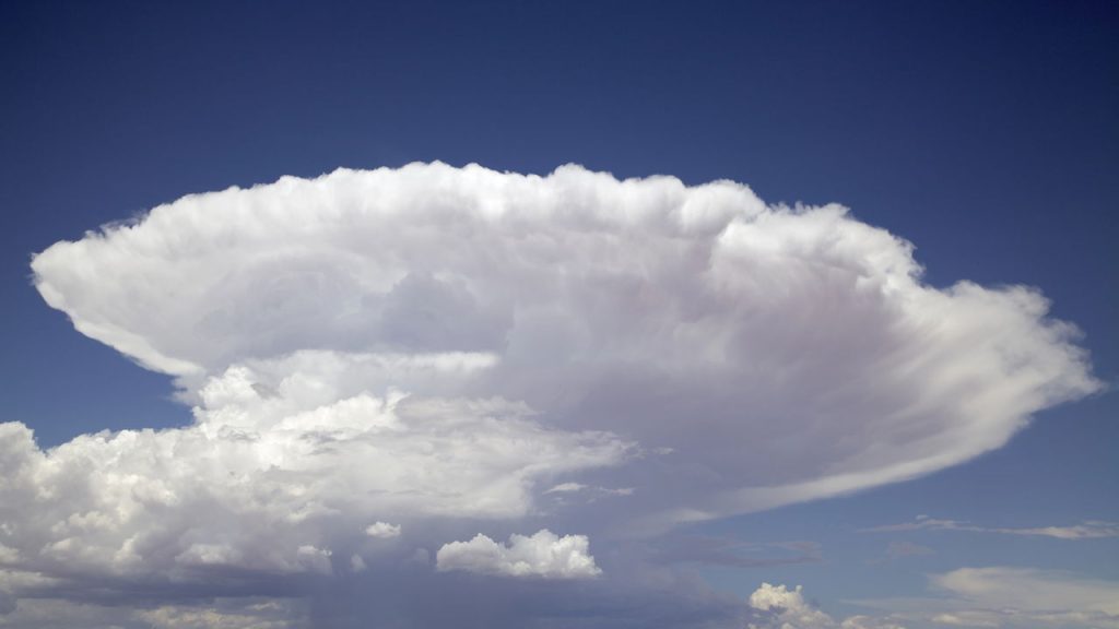 Nuvens pesam mais do que você imagina, segundo cientistas