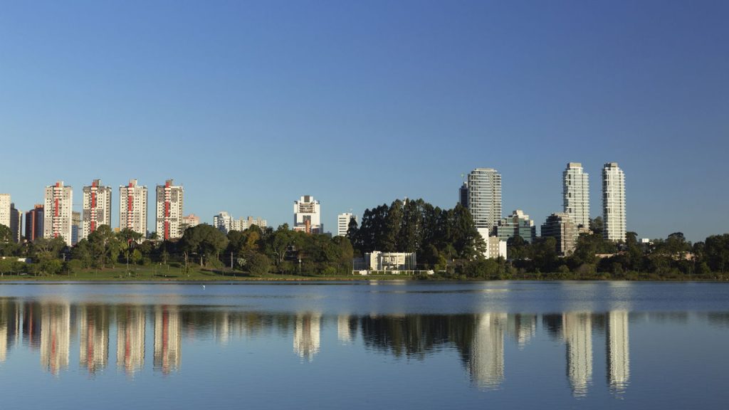A cidade brasileira onde o transporte funciona e a arquitetura encanta