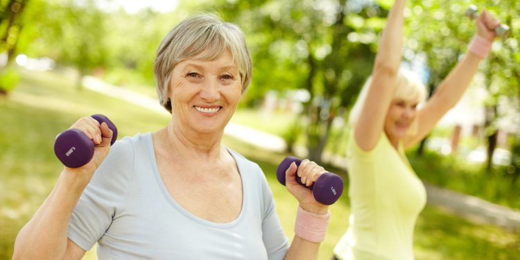 O melhor exercício para mulheres com mais de 60 que querem autonomia