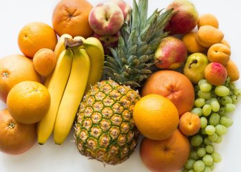 6 frutas que você não deve descascar antes de comer