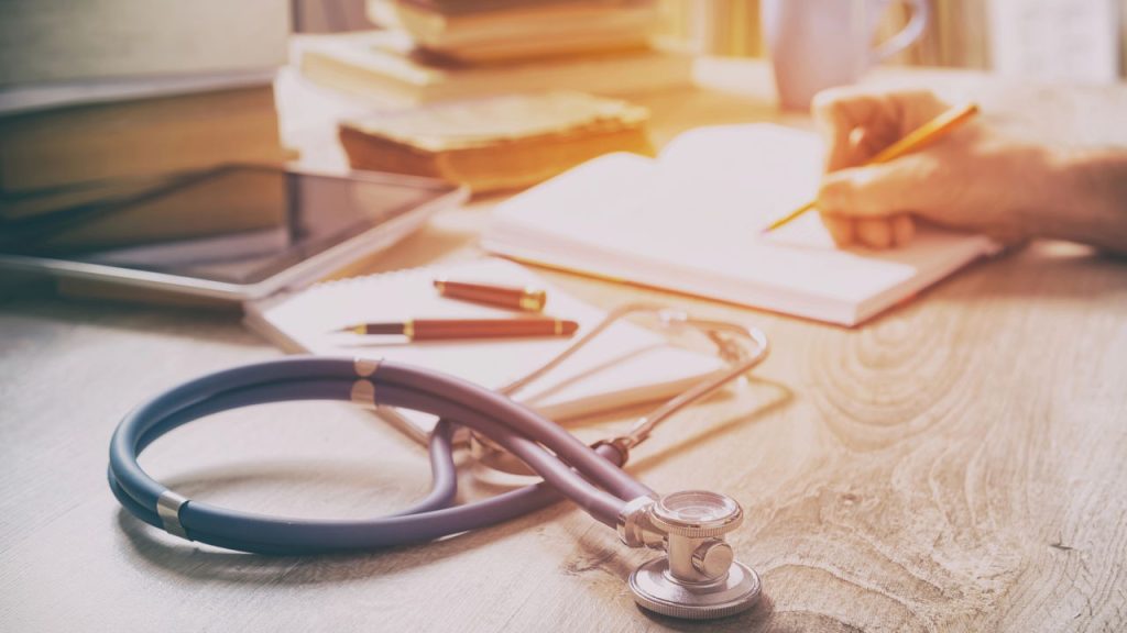Curso técnico de enfermagem gratuito com vagas em São Paulo
