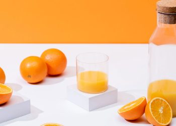 Suco de laranja tem benefícios mas exige esse cuidado essencial