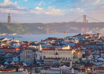 As cidades mais seguras do mundo para quem viaja sozinho