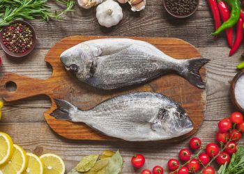 A solução caseira mais inesperada para firmar a carne do peixe