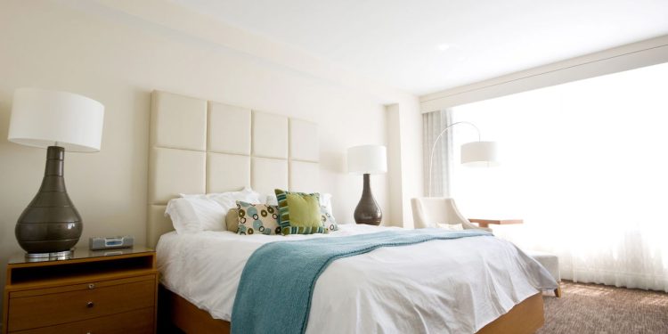 O guia definitivo para um quarto mais leve organizado e propício ao sono