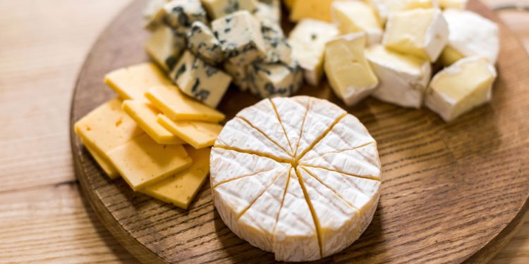 O queijo é um excelente aliado para a saúde dos dentes. - Créditos: depositphotos.com / AllaSerebrina