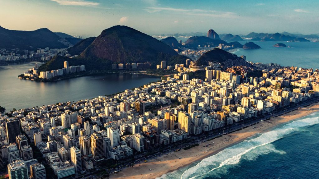 6 cidades brasileiras que conquistaram turistas do mundo todo