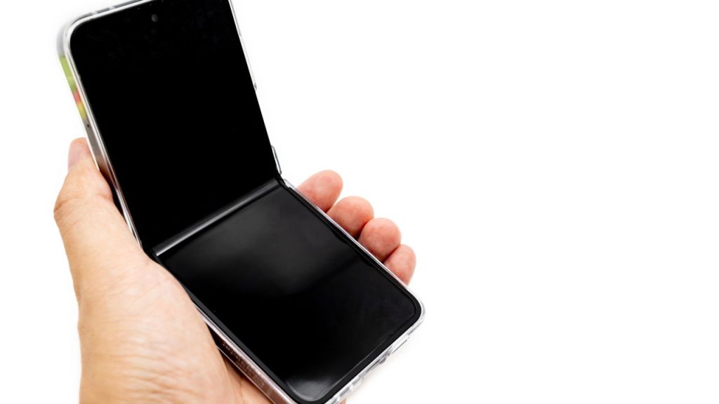 O novo celular dobrável da Samsung pode ser o xodó de quem busca economia