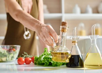 Como um simples copo com vinagre pode mudar sua saúde